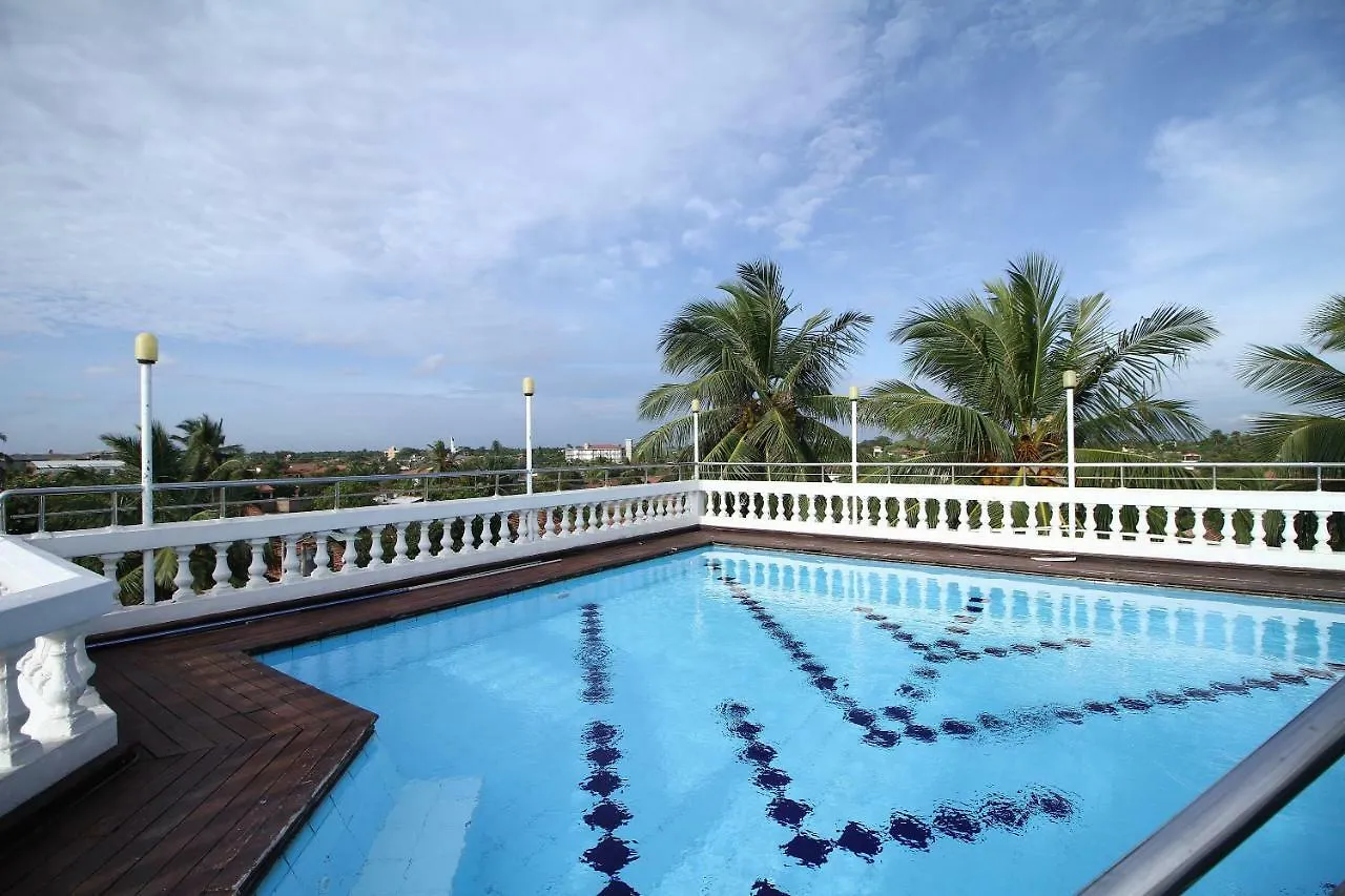 Royal Castle Hotel Negombo