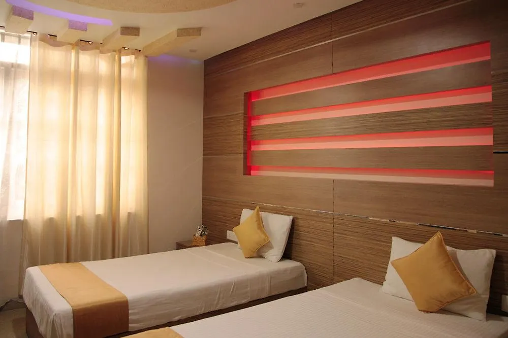 Royal Castle Hotel Negombo