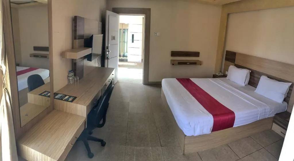 Royal Castle Hotel Negombo