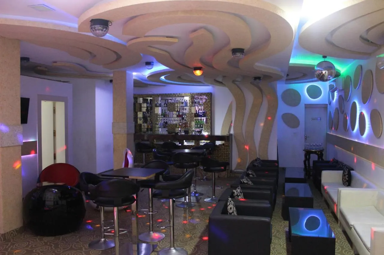 Royal Castle Hotel Negombo