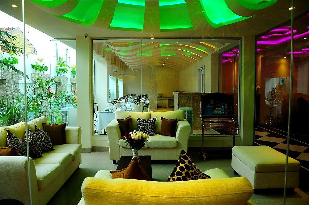 Royal Castle Hotel Negombo 3*,