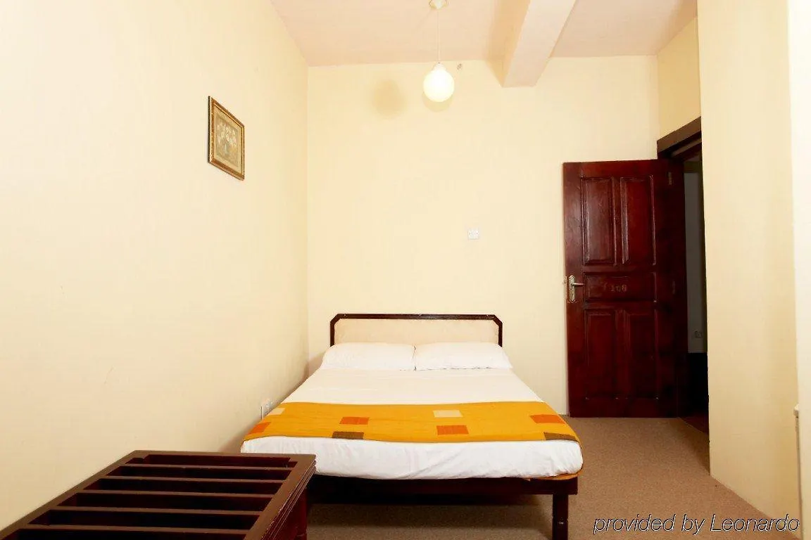 Royal Castle Hotel Negombo 3*,