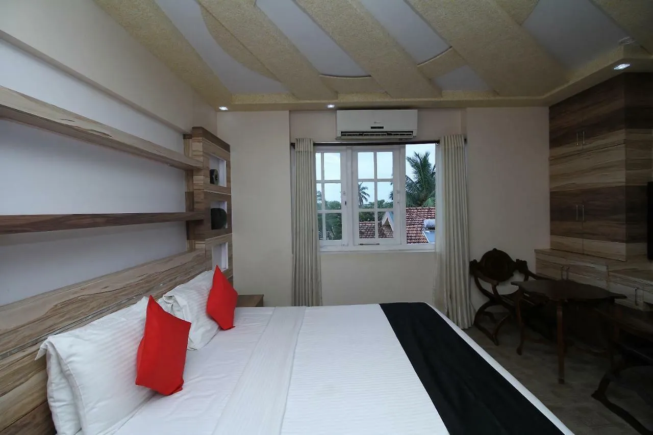 Royal Castle Hotel Negombo