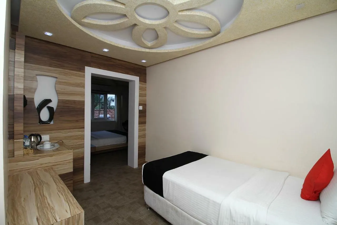 Royal Castle Hotel Negombo