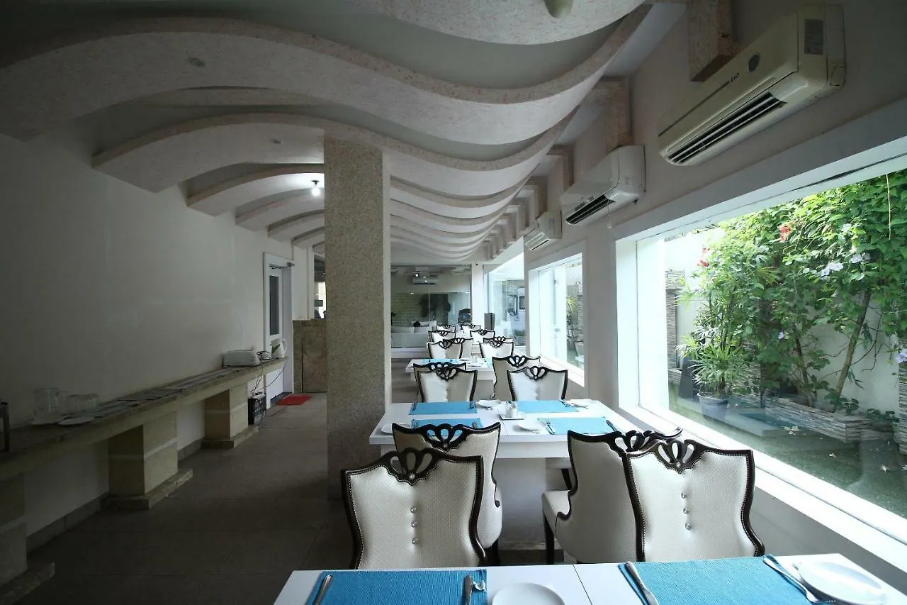 Royal Castle Hotel Negombo 3*,  Sri Lanka